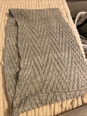 GAP Gray Chevron Knit Infinity Scarf